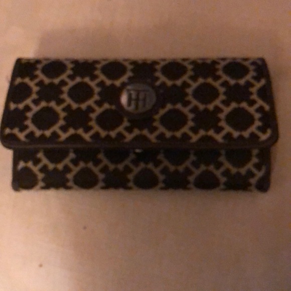 Tommy Hilfiger trifold wallet - Picture 1 of 5